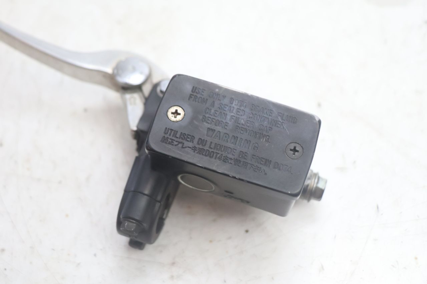 photo de MAITRE CYLINDRE ARRIERE SUZUKI BURGMAN EXECUTIVE ABS 650 (2006 - 2012) - Zoom état d’usage
