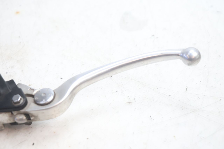 photo de MAITRE CYLINDRE ARRIERE SUZUKI BURGMAN EXECUTIVE ABS 650 (2006 - 2012) - Points de fixation