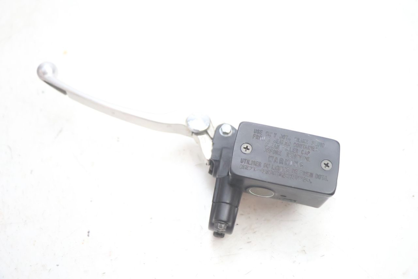 photo de MAITRE CYLINDRE ARRIERE SUZUKI BURGMAN EXECUTIVE ABS 650 (2006 - 2012) - Autre angle de vue