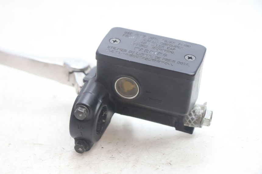 photo de MAITRE CYLINDRE ARRIERE SUZUKI BURGMAN EXECUTIVE ABS 650 (2006 - 2012) - Points de fixation