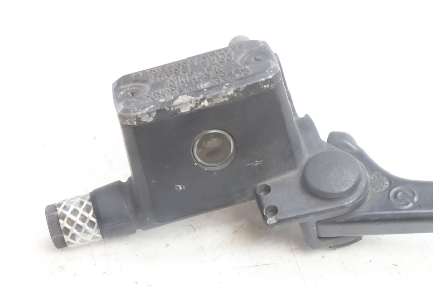 photo de MAITRE CYLINDRE ARRIERE BMW C1 125 (2000 - 2003) - Gros plan technique