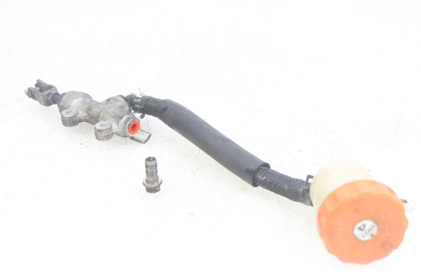 photo de MAITRE CYLINDRE FREIN ARRIERE HONDA CBR F SC25 1000 (1989 - 1992)