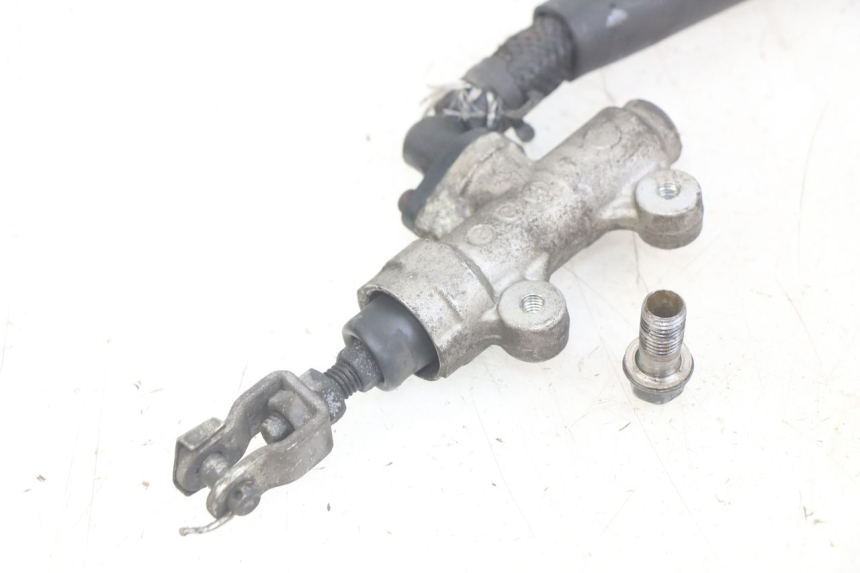 photo de MAITRE CYLINDRE FREIN ARRIERE HONDA CBR F SC25 1000 (1989 - 1992)