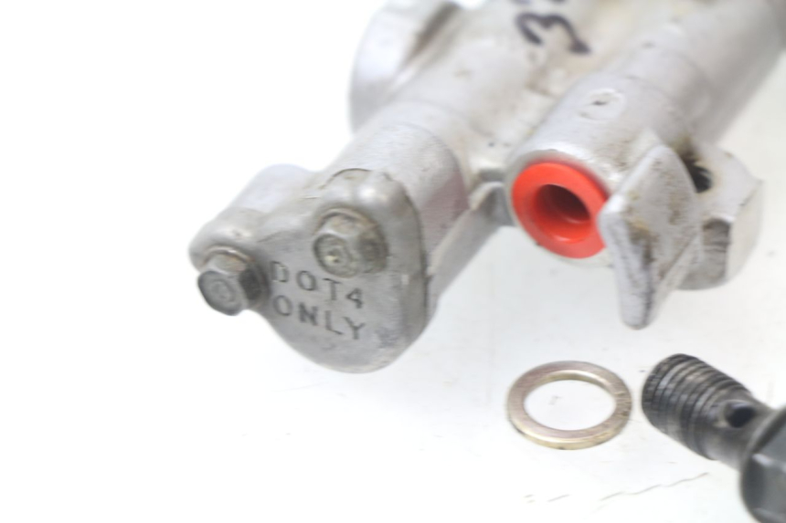 photo de MAITRE CYLINDRE ARRIERE HONDA CRF CR-F 450 (2001 - 2005) - Points de fixation