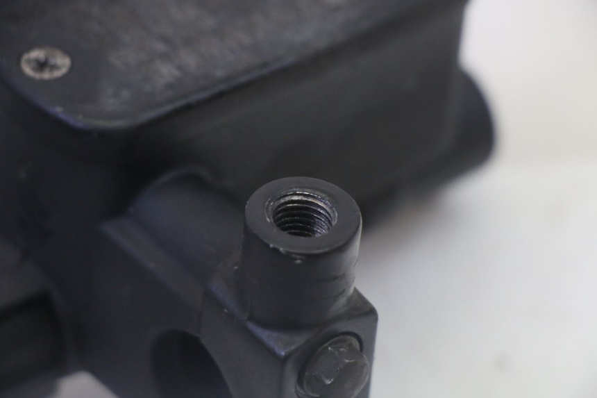 photo de MAITRE CYLINDRE FREIN ARRIERE KYMCO DINK STREET 125 (2009 - 2014) - Autre angle de vue