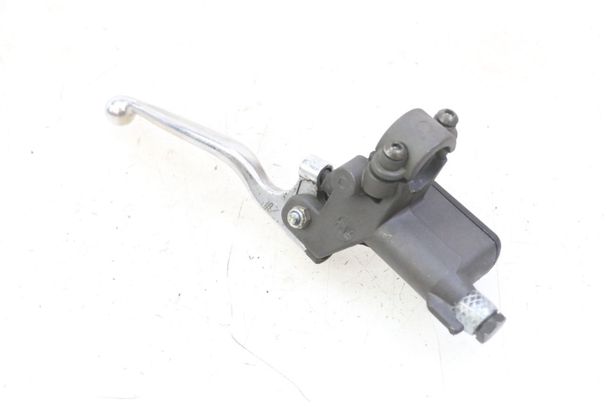 photo de MAITRE CYLINDRE ARRIERE PEUGEOT ELYSTAR 125 (2002 - 2007)