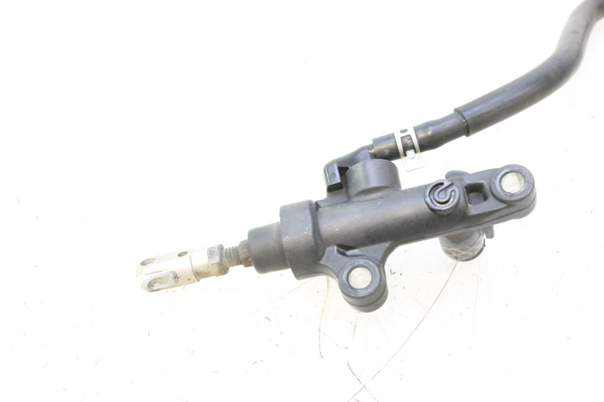photo de MAITRE CYLINDRE ARRIERE YAMAHA FJR 1300 (2001 - 2005) - État de surface