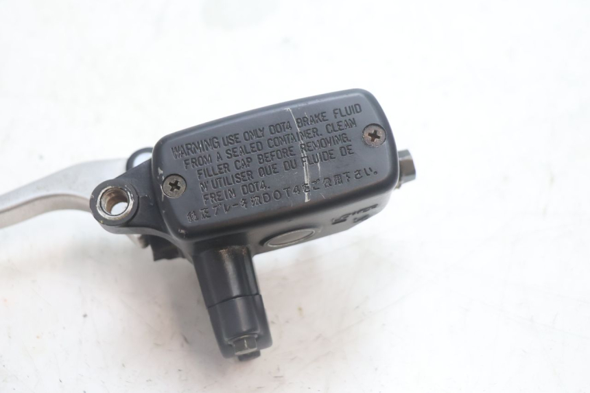 photo de MAITRE CYLINDRE ARRIERE HONDA FJS SILVER WING SILVERWING 400 (2005 - 2008) - Autre angle de vue