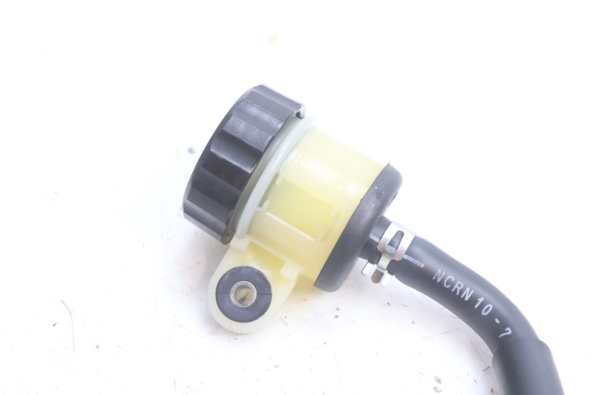photo de MAITRE CYLINDRE ARRIERE YAMAHA FZ8 800 (2010 - 2016) - Détail de la pièce