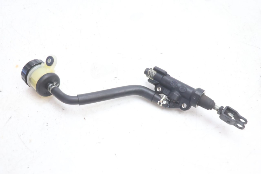 photo de MAITRE CYLINDRE ARRIERE YAMAHA FZ8 800 (2010 - 2016) - Gros plan technique