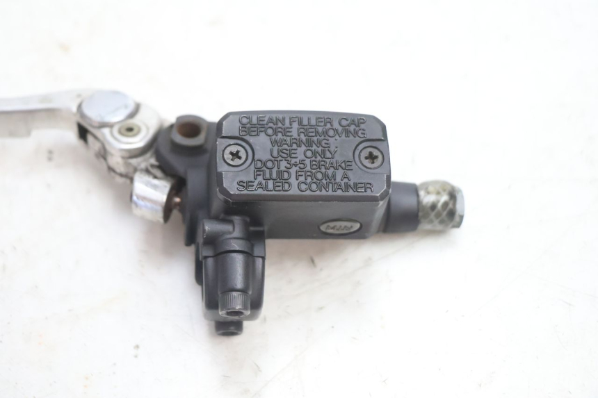 photo de MAITRE CYLINDRE ARRIERE GILERA GP 800 (2007 - 2013) - Zoom état d’usage