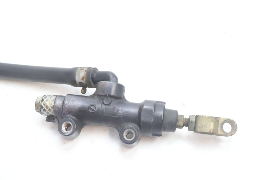 photo de MAITRE CYLINDRE ARRIERE KAWASAKI GPX F ZX750F 750 (1986 - 1990) - Autre angle de vue