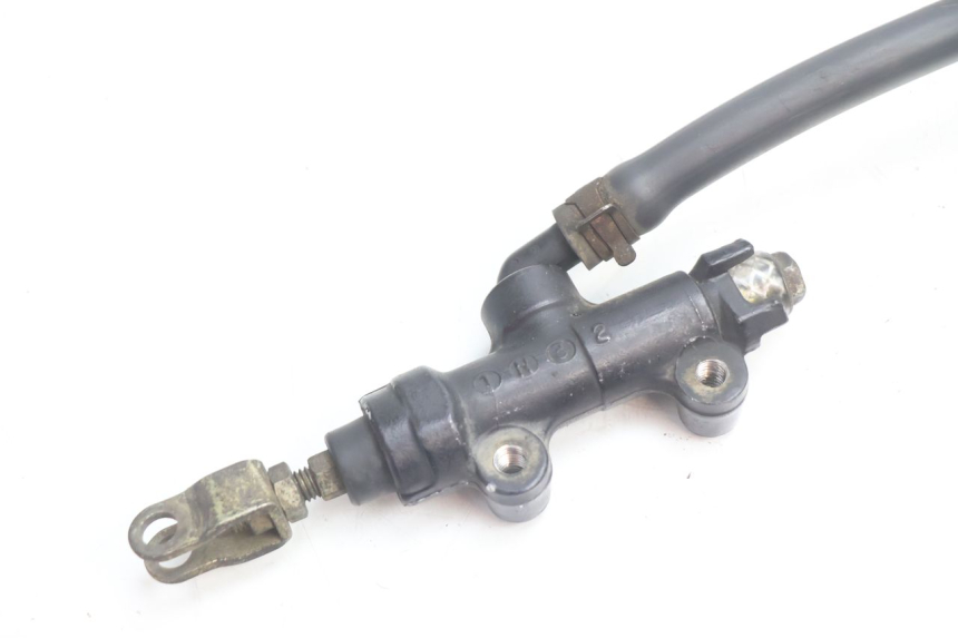 photo de MAITRE CYLINDRE ARRIERE KAWASAKI GPX F ZX750F 750 (1986 - 1990) - Points de fixation