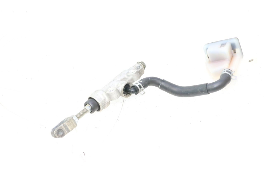 photo de MAITRE CYLINDRE ARRIERE SUZUKI GSR 600 (2005 - 2012) - Points de fixation