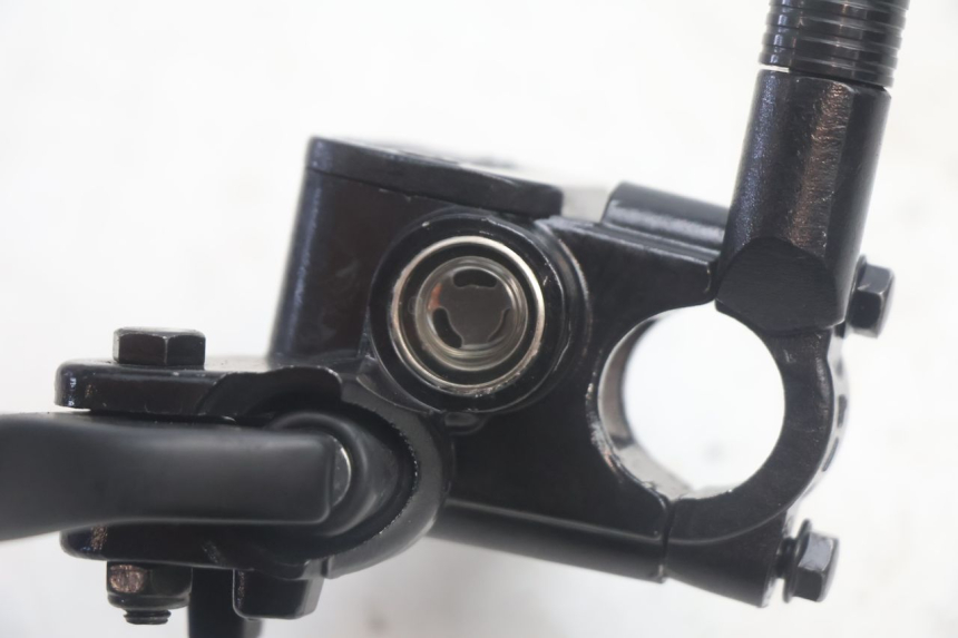 photo de MAITRE CYLINDRE ARRIERE JM MOTORS R-MAX TECH 50 (2024 - 2026) - Vue d’ensemble