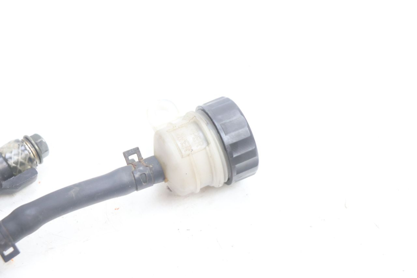 photo de MAITRE CYLINDRE ARRIERE YAMASAKI ROADSTER 50 (2013 - 2018) - Points de fixation