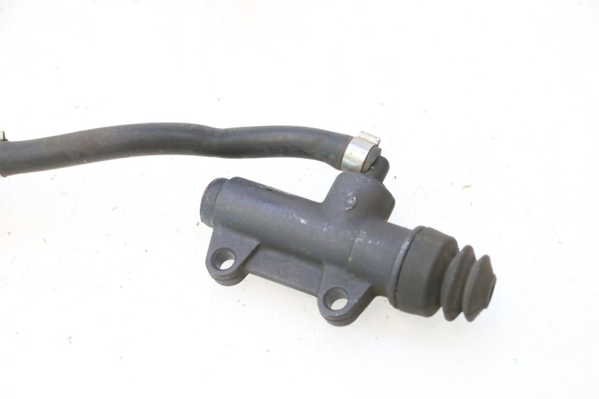 photo de MAITRE CYLINDRE ARRIERE MZ RT 125 (2000 - 2008) - Gros plan technique