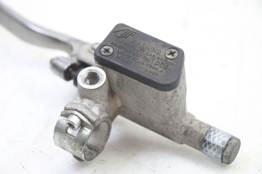photo de MAITRE CYLINDRE ARRIERE PEUGEOT SATELIS COMPRESSOR K15 125 (2006 - 2009)