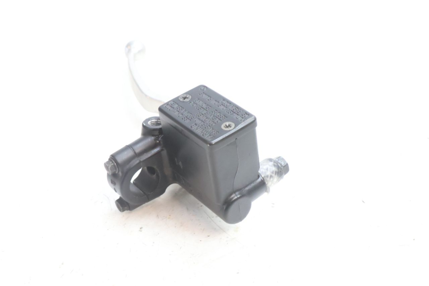 photo de MAITRE CYLINDRE FREIN ARRIERE PEUGEOT SATELIS 125 (2006 - 2009) - Points de fixation