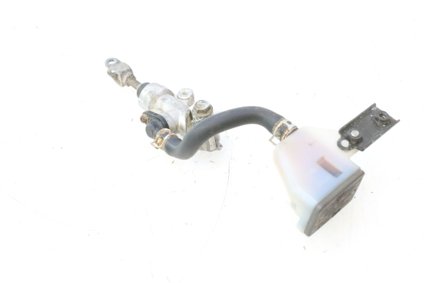 photo de MAITRE CYLINDRE ARRIERE SUZUKI SV S 650 (2003 - 2009) - Vue d’ensemble