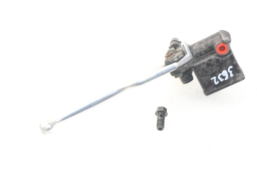 photo de MAITRE CYLINDRE ARRIERE SYM GTS EFI ABS 125 (2012 - 2016)