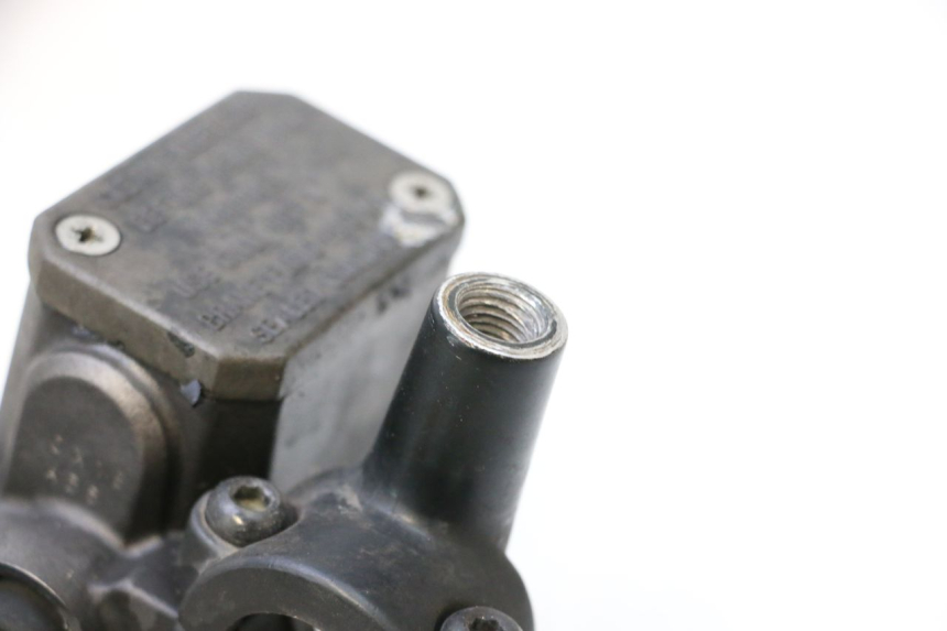 photo de MAITRE CYLINDRE FREIN ARRIERE YAMAHA X-MAX XMAX 125 (2010 - 2013) - Zoom état d’usage
