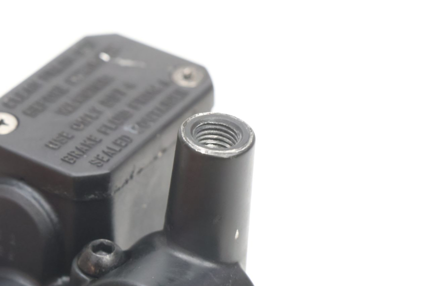 photo de MAITRE CYLINDRE FREIN ARRIERE YAMAHA X-MAX XMAX 125 (2010 - 2013) - Autre angle de vue