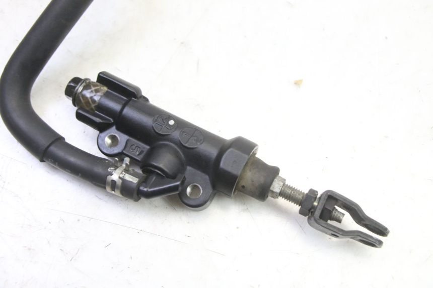 photo de MAITRE CYLINDRE ARRIERE YAMAHA XJ6 ABS 600 (2008 - 2016)