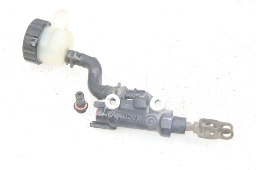 photo de MAITRE CYLINDRE ARRIERE YAMAHA XJN DIVERSION 600 (2000 - 2003)
