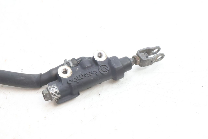 photo de MAITRE CYLINDRE ARRIERE YAMAHA XJR 1300 (1998 - 2002) - État de surface