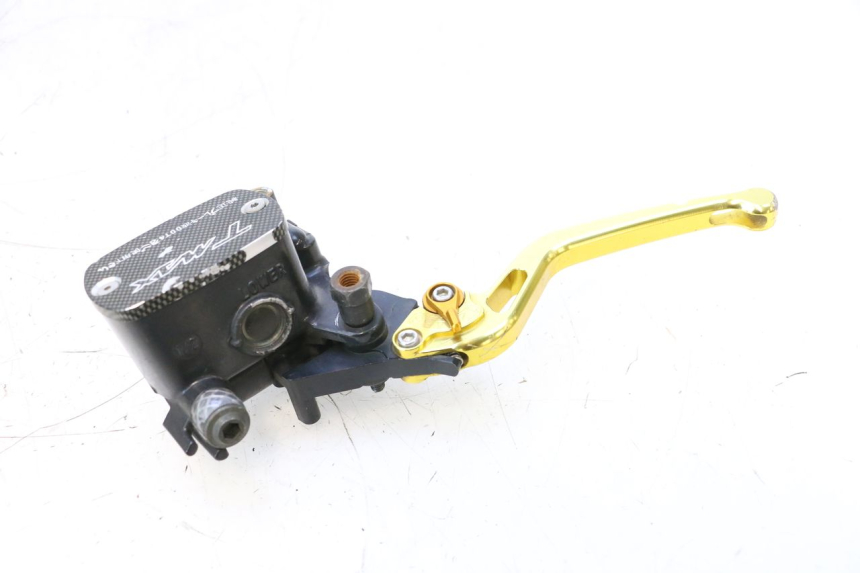 photo de MAITRE CYLINDRE ARRIERE YAMAHA XP T-MAX ABS 500 (2005 - 2005) - Points de fixation