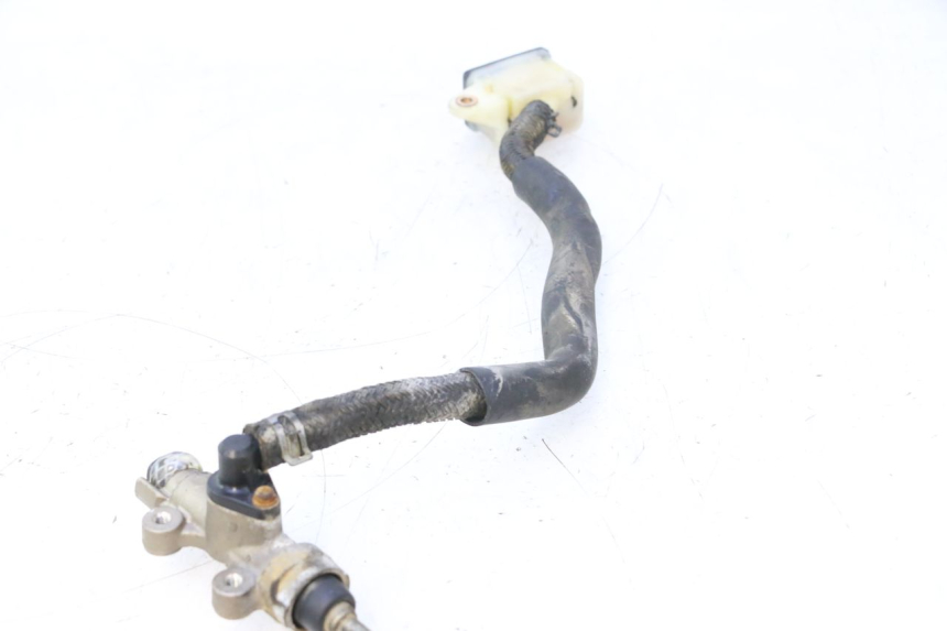 photo de MAITRE CYLINDRE ARRIERE HONDA XRV AFRICA TWIN 750 (1990 - 1992) - Points de fixation