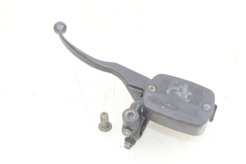 photo de MAITRE CYLINDRE FREIN ARRIERE YAMAHA YP MAJESTY 400 (2004 - 2008)
