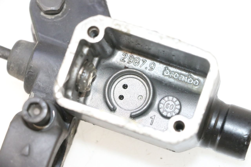 photo de MAITRE CYLINDRE ARRIERE YAMAHA YP MAJESTY 125 (2007 - 2010) - Détails caractéristiques