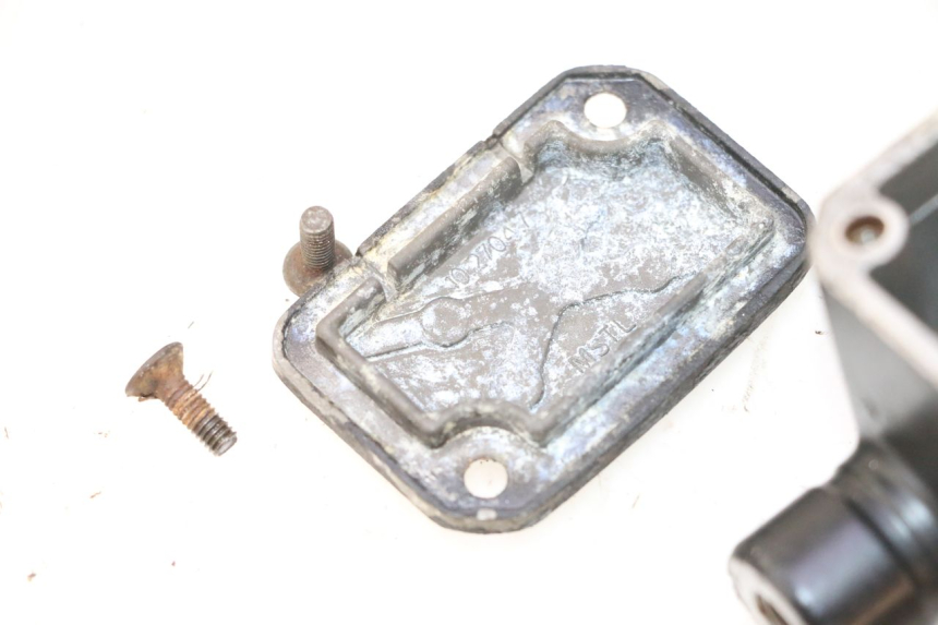 photo de MAITRE CYLINDRE ARRIERE YAMAHA YP MAJESTY 125 (2007 - 2010) - Zoom composants