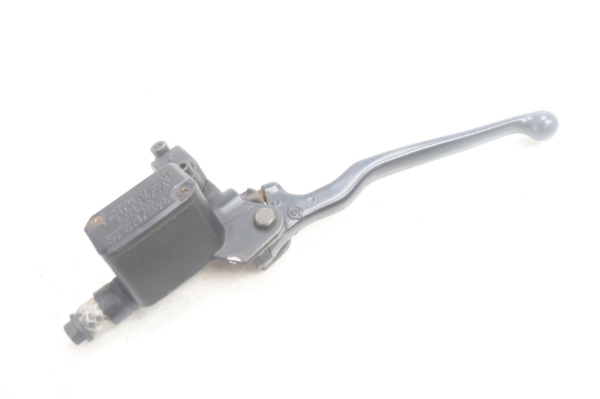photo de MAITRE CYLINDRE FREIN ARRIERE YAMAHA YP MAJESTY 125 (2002 - 2006) - Autre angle de vue