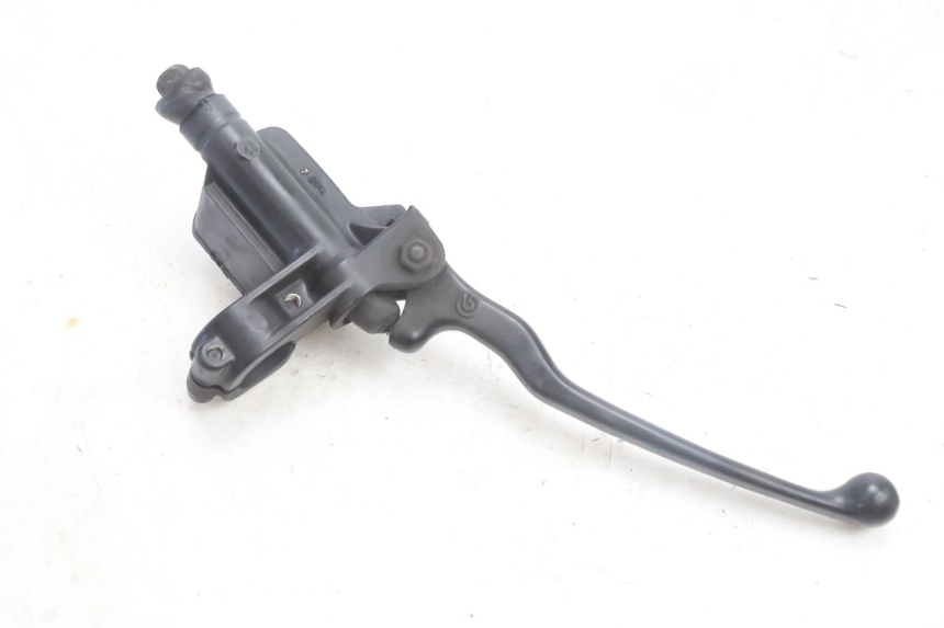 photo de MAITRE CYLINDRE ARRIERE YAMAHA YP MAJESTY 125 (2007 - 2010) - Autre angle de vue