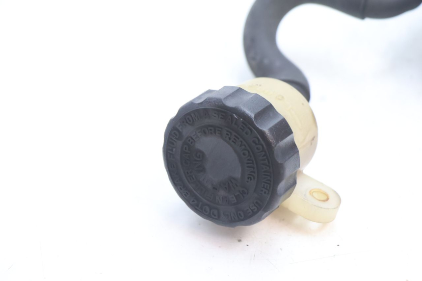 photo de MAITRE CYLINDRE ARRIERE YAMAHA YZF R GENESIS 750 (1993 - 1998) - Points de fixation