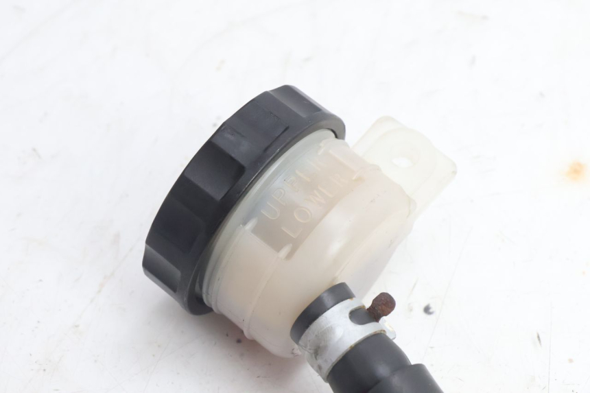 photo de MAITRE CYLINDRE ARRIERE KAWASAKI ZZR 600 (1995 - 2004) - Zoom état d’usage