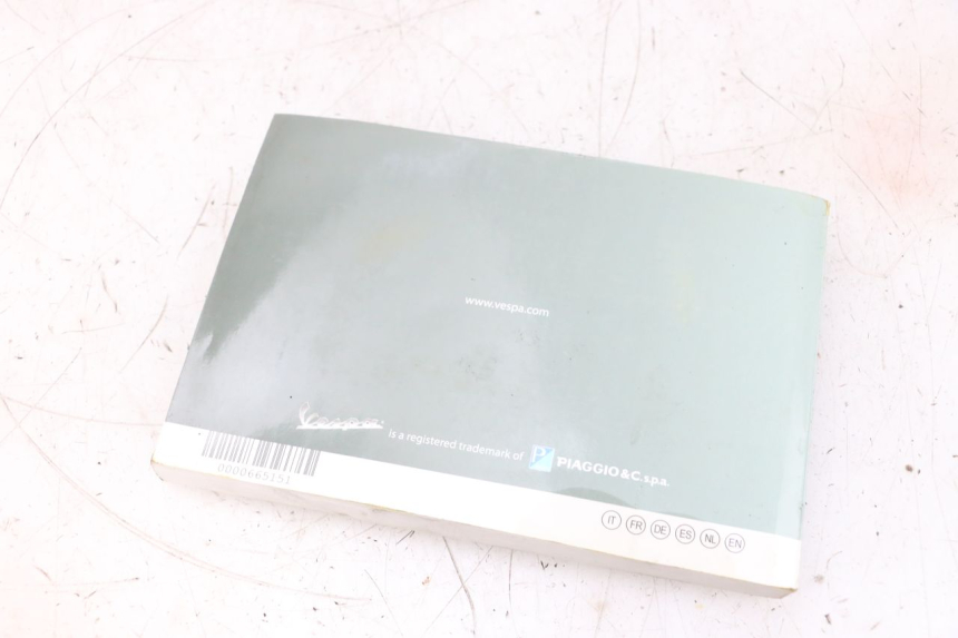 photo de MANUEL UTILISATEUR PIAGGIO VESPA GTS SUPER IE 125 (2009 - 2016) - Points de fixation