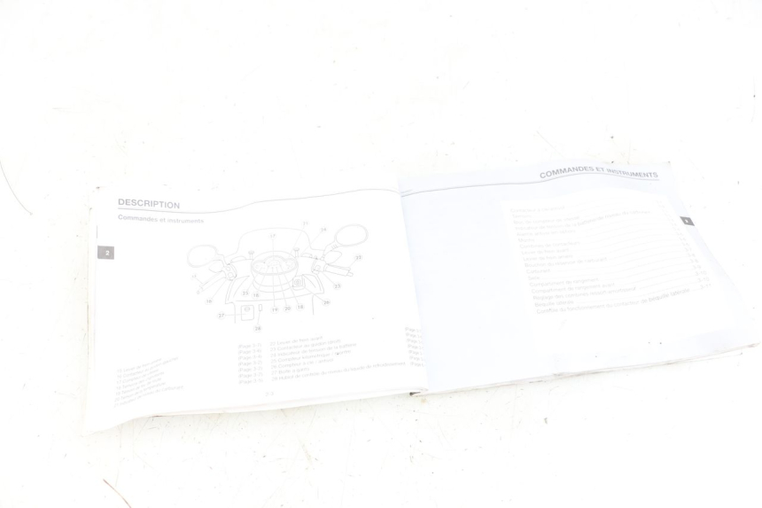 photo de MANUEL UTILISATEUR YAMAHA YP MAJESTY 125 (2002 - 2006) - Gros plan technique