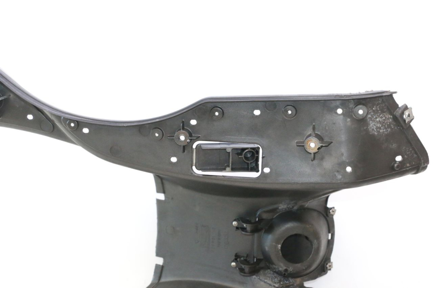 photo de MARCHE PIED APRILIA ATLANTIC S 125 (2010 - 2013) - Détails caractéristiques