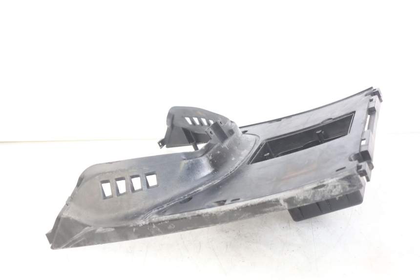 photo de MARCHE PIED PGO BIG MAX 50 (2001 - 2009) - Points de fixation