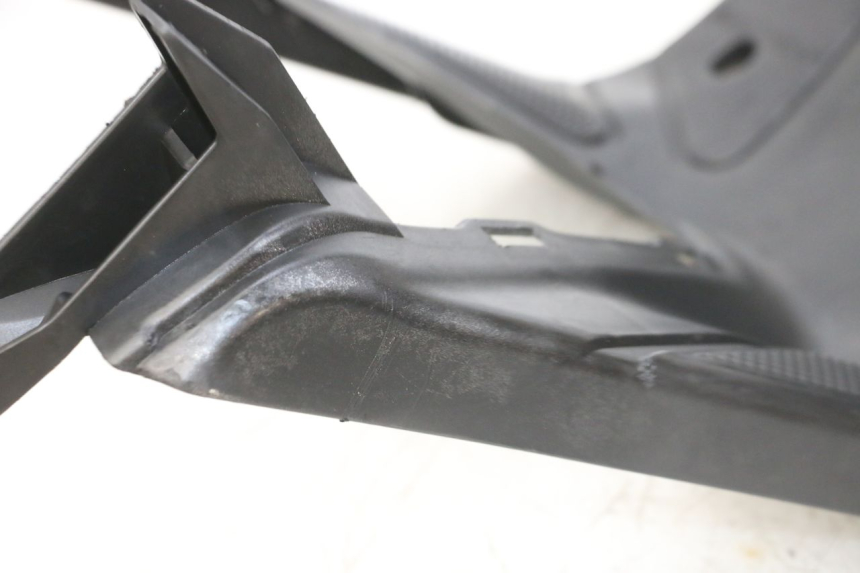 photo de MARCHE PIED MBK BOOSTER SPIRIT NAKED 50 (2004 - 2017) - Focus structure