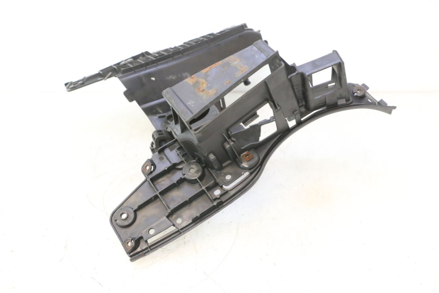photo de MARCHE PIED SUZUKI BURGMAN 125 (2007 - 2014) - Gros plan technique