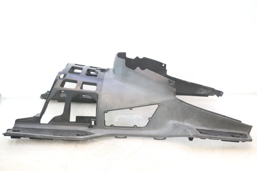 photo de MARCHE PIED SUZUKI BURGMAN EXECUTIVE ABS 650 (2006 - 2012) - Pièce contrôlée