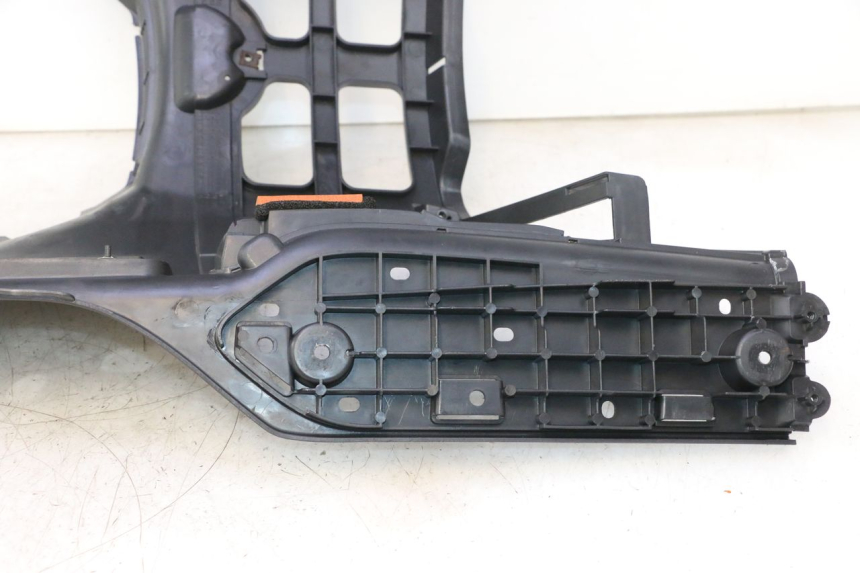 photo de MARCHE PIED SUZUKI BURGMAN EXECUTIVE ABS 650 (2006 - 2012) - Focus structure
