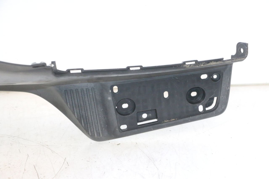 photo de MARCHE PIED SUZUKI BURGMAN EXECUTIVE ABS 650 (2006 - 2012) - Zoom état d’usage