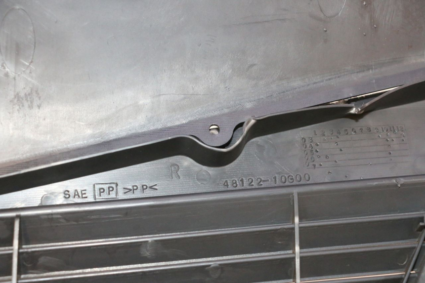 photo de MARCHE PIED SUZUKI BURGMAN EXECUTIVE ABS 650 (2006 - 2012) - Zoom état d’usage