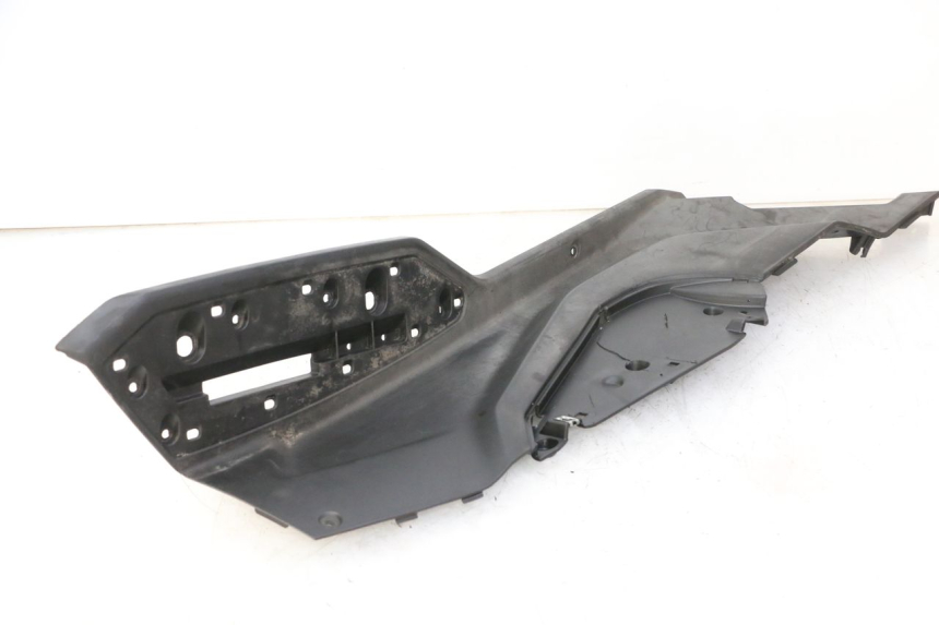 photo de MARCHE PIED DROIT QUADRO 4 4D 350 (2015 - 2018)